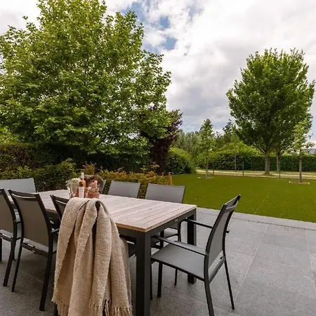 Bakboord فيلة أوستيند