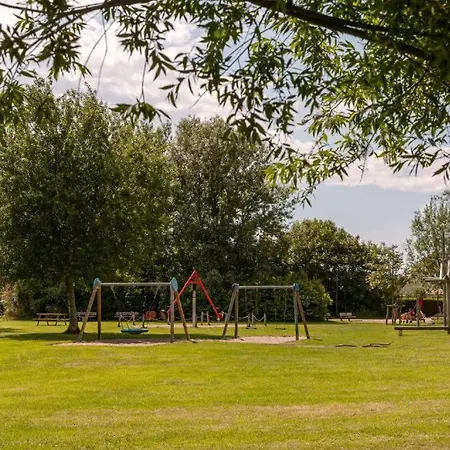 Bakboord فيلة أوستيند